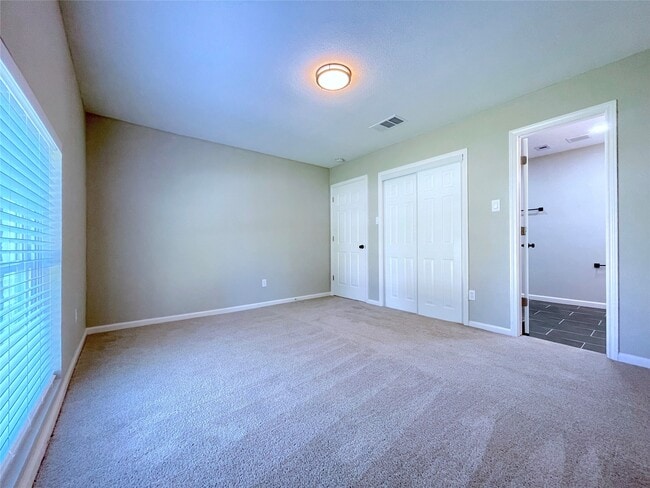 Building Photo - 10015 Old Towne Ln Rental