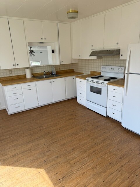 Kitchen - 2101 S 10th St W Unidad Big House