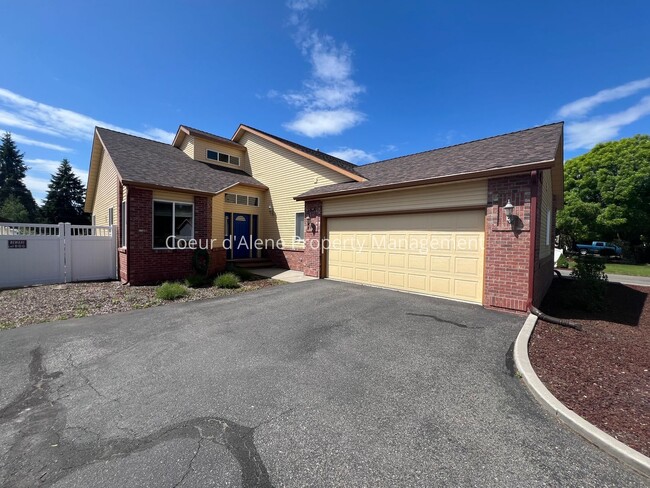 2 bed, 2 bath townhouse near Avondale Golf... - 2 bed, 2 bath townhouse near Avondale Golf...
