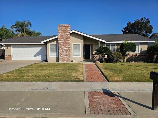 Building Photo - 1326 E Chapman Ave