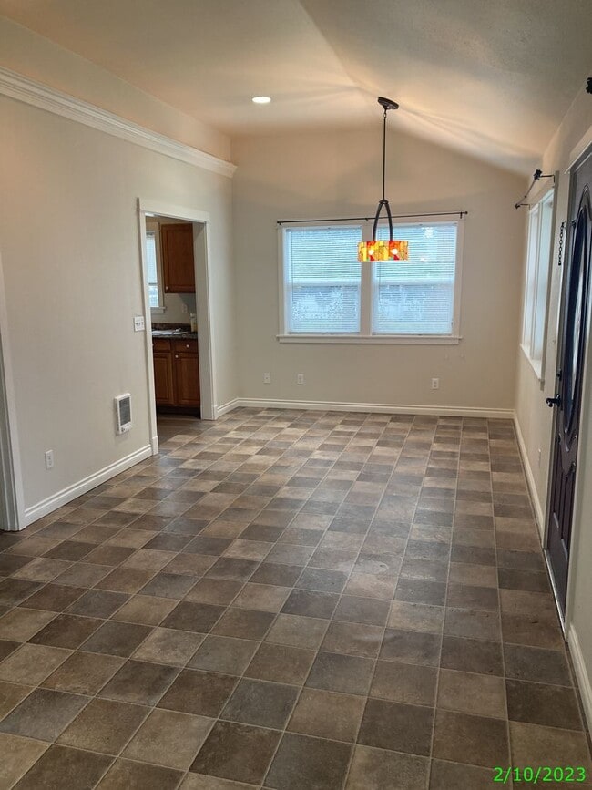 Photo - 1020 NE 12th St