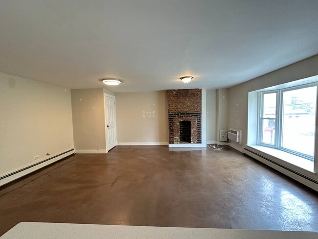 Photo - 327 Van Brunt St