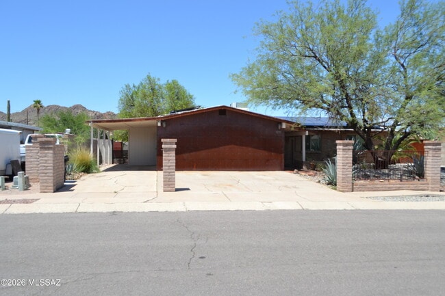 Photo - 3270 W Capistrano Rd