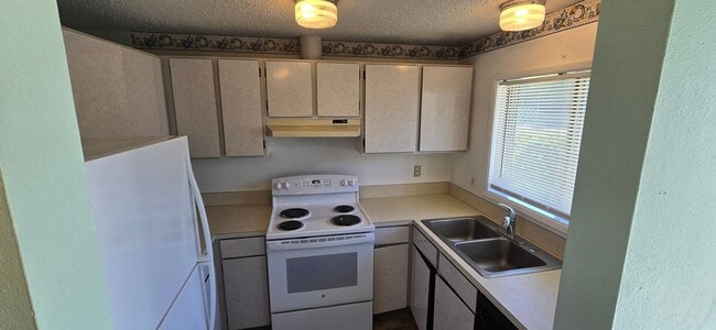 Photo - 3224 Summers Ln