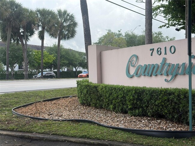 Photo - 7610 Stirling Rd Unidad 205G