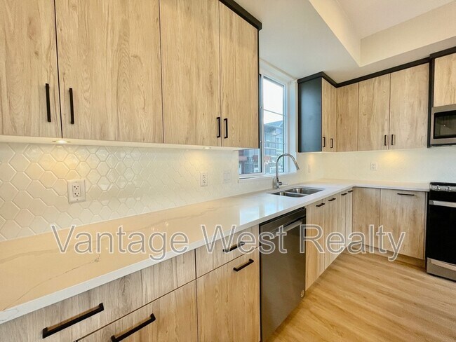 Photo - 147-4025 Gellatly Rd