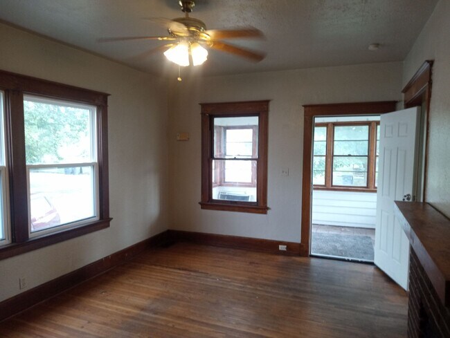 Photo - 1525 Kelsey Ave