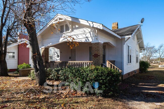 Photo - 1738 Damon St