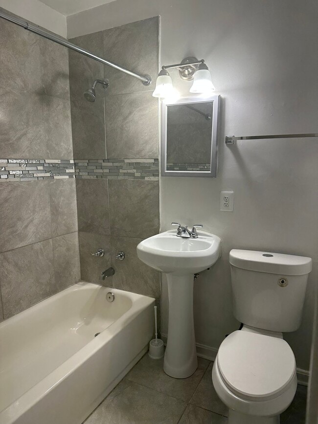 Photo - 4037 Cedardale Rd