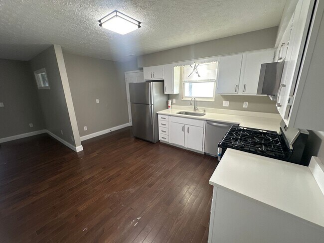 76 Chittenden Ave Unit D
