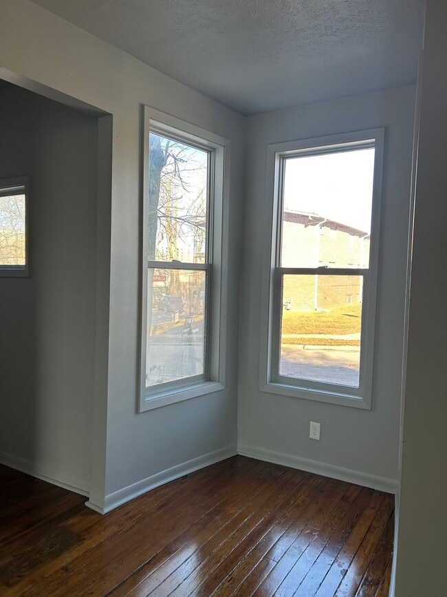 Photo - 4411 Davenport St