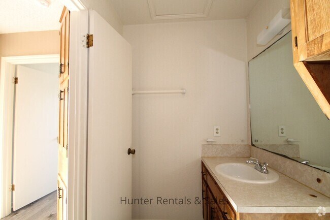 Building Photo - Here's The Beef! Rental