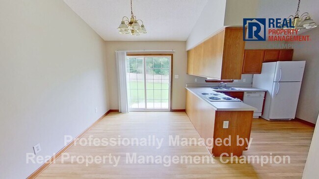 Photo - Charming home on Quiet Cul-de-Sac with Ful...