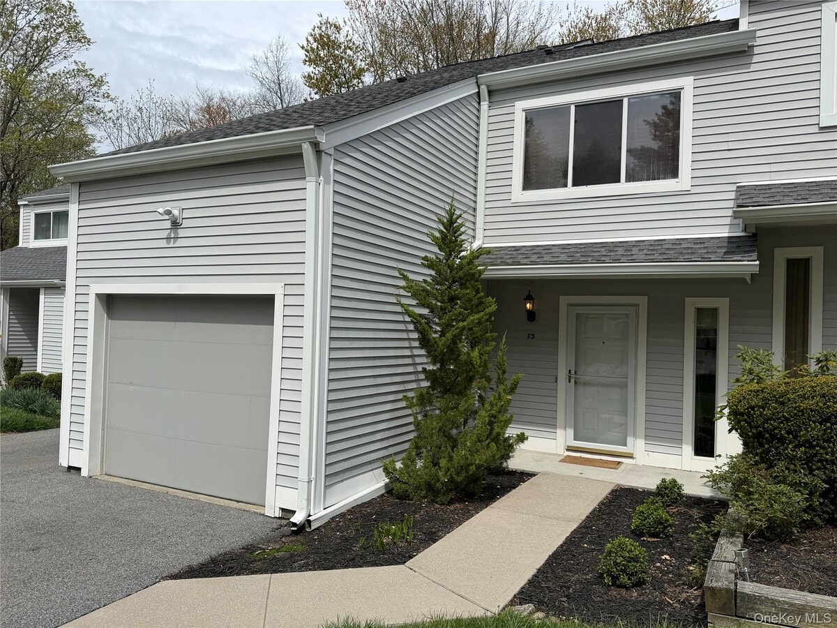 Photo - 73 Cornwall Cir
