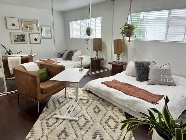 Dormitorio - 10240 Camarillo St Unidad 214