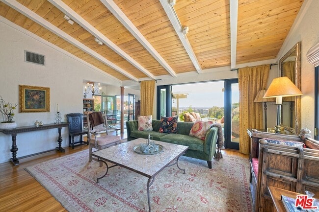 6855 Los Altos Pl