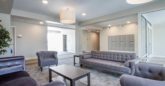 Photo - 1811 Losantiville Ave