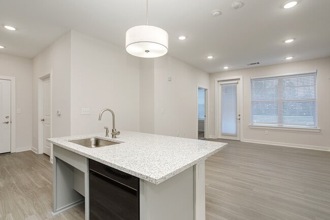 Photo - Franklin Flats