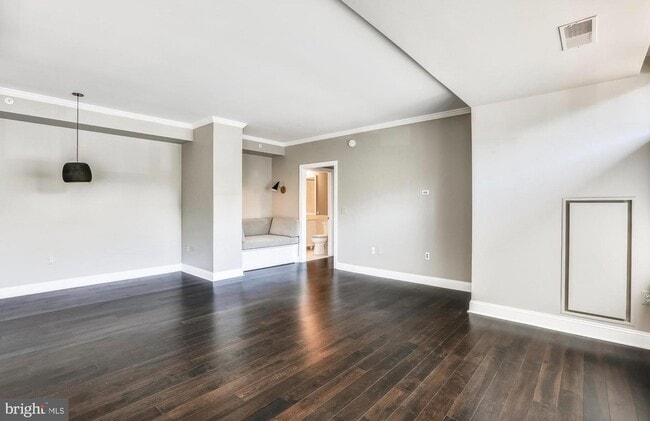 Photo - 4915 Hampden Ln Unidad 101