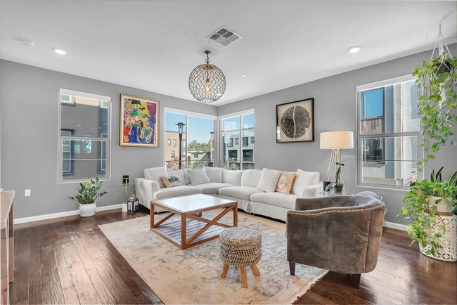 Photo - Beautiful Energy Efficient Hayward Townhome w/ Modern Updates