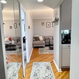 Building Photo - 527 W Aldine Ave Unit a