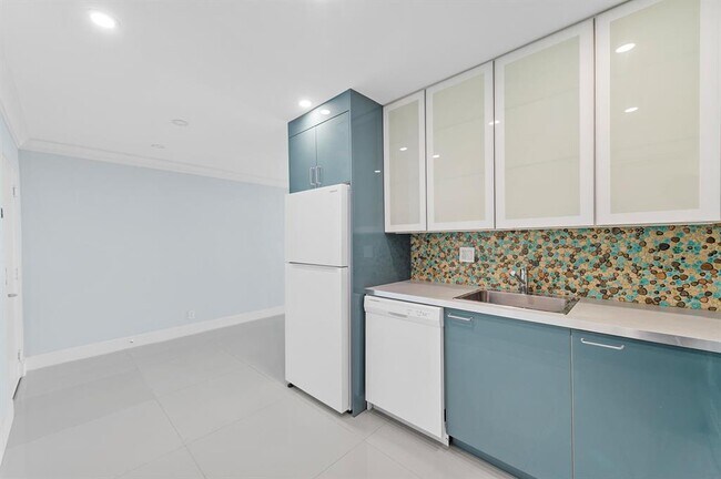 Photo - 3220 Bayview Dr Unidad 302