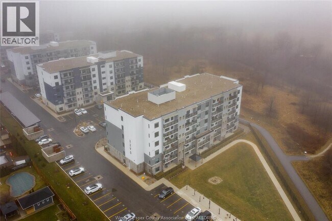 Photo - 3290 Stella Crescent