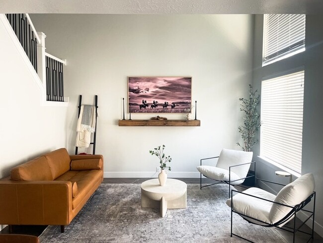 Photo - Text RENT to +18019018302