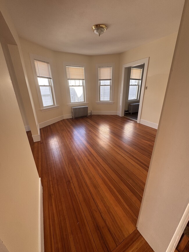 dining room - 197 Sheridan Ave Unit Third Floor