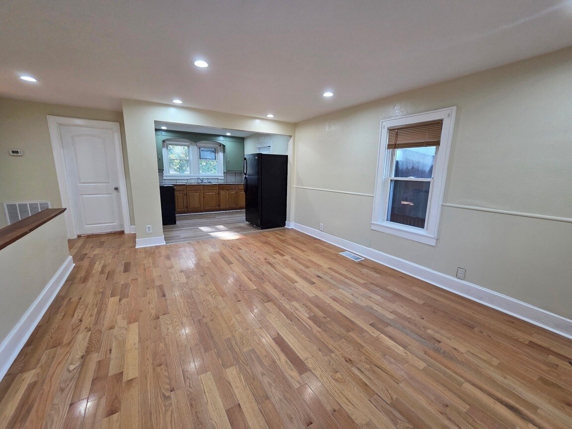 Photo - 530 Broad St