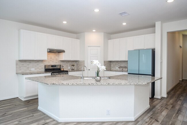 Photo - 3043 Kastania Ln