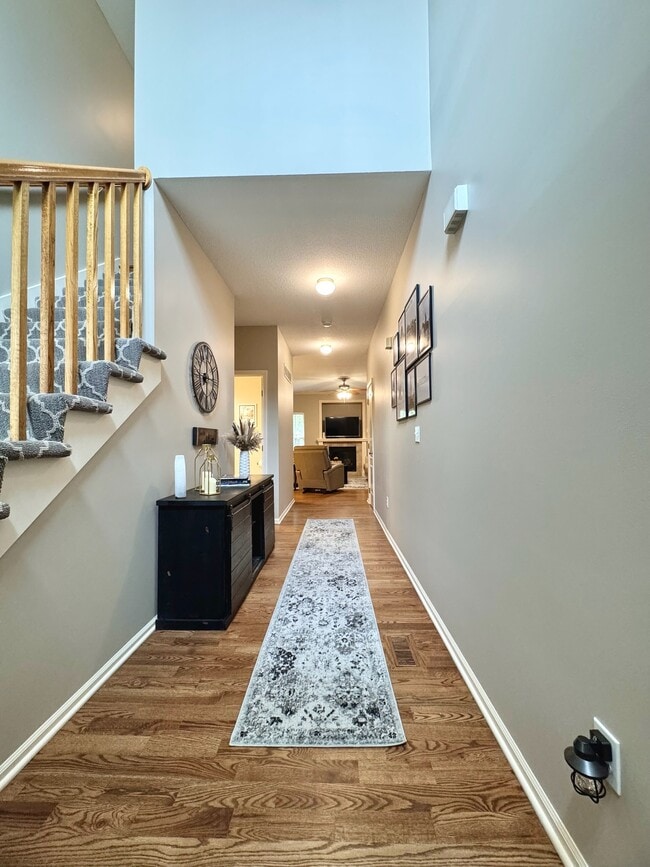 Photo - 1938 W Surrey St