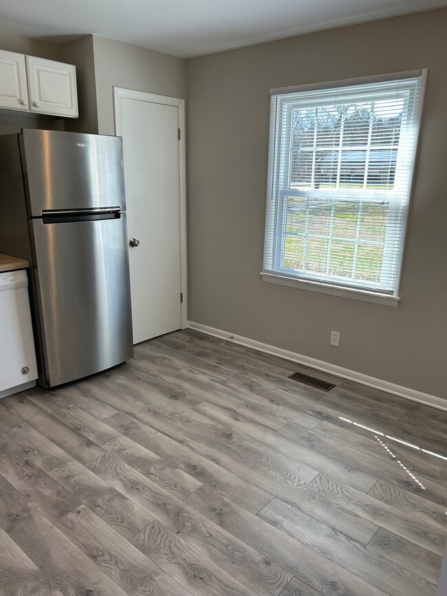 breakfast nook - 810 Lillard Rd Unit Lillard 810