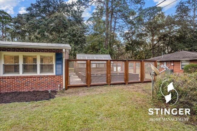 Photo - 150 Brickyard Point Rd S