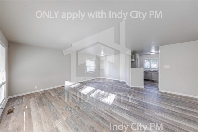 Photo - 3118 N Richardt Ave