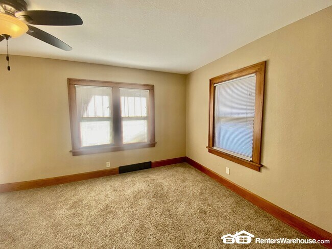 Photo - 2415 44th St