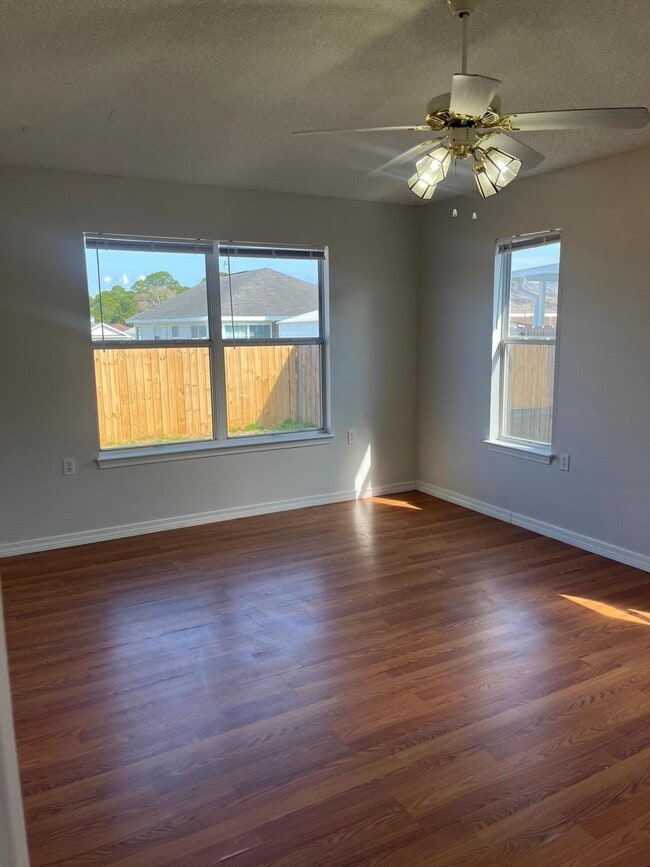 Photo - 5574 Huntleigh Pl