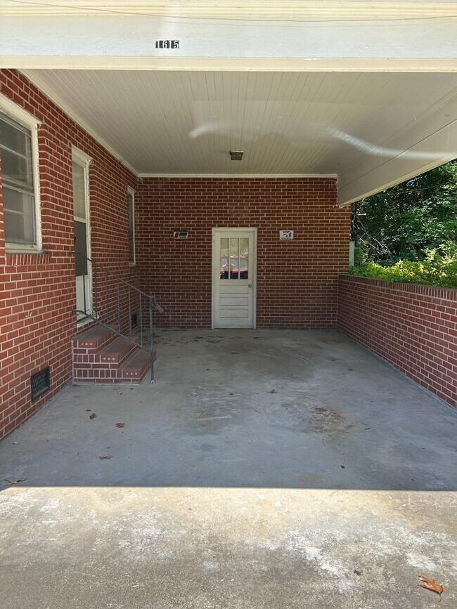 Photo - 1615 Edgewood Dr