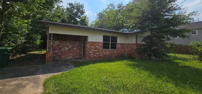 Building Photo - 3610 Dennis St Rental