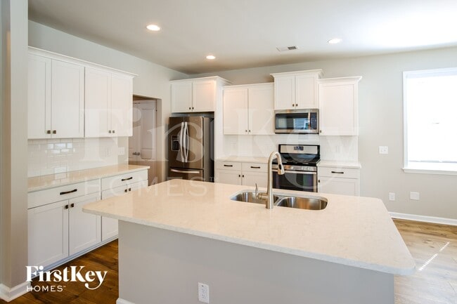 Photo - 93 Crossandra Ave