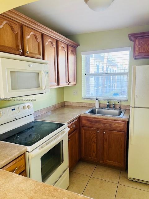 Building Photo - 8325 Sunrise Lakes Blvd Unit 205 Rental