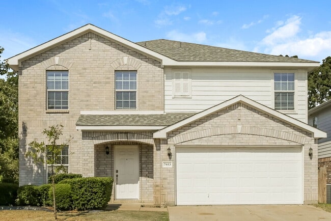 Building Photo - 7953 Meadow Spring Ln