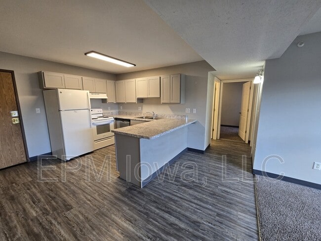 Photo - 60 Miller Ave SW