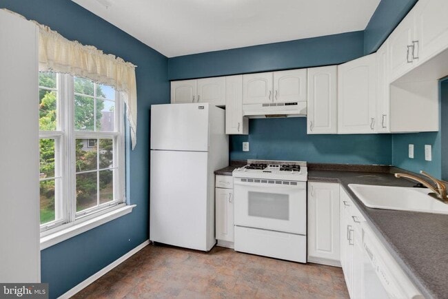 Photo - 3302B Ramsbury Ct