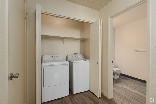2BR, 1BA - 860SF - Laundry - Shelter Cove Apartments