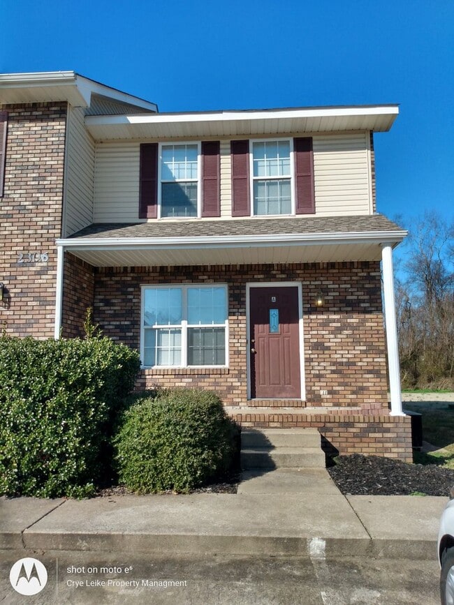 Building Photo - Clean and Cute 2 Bedroom Townhome
