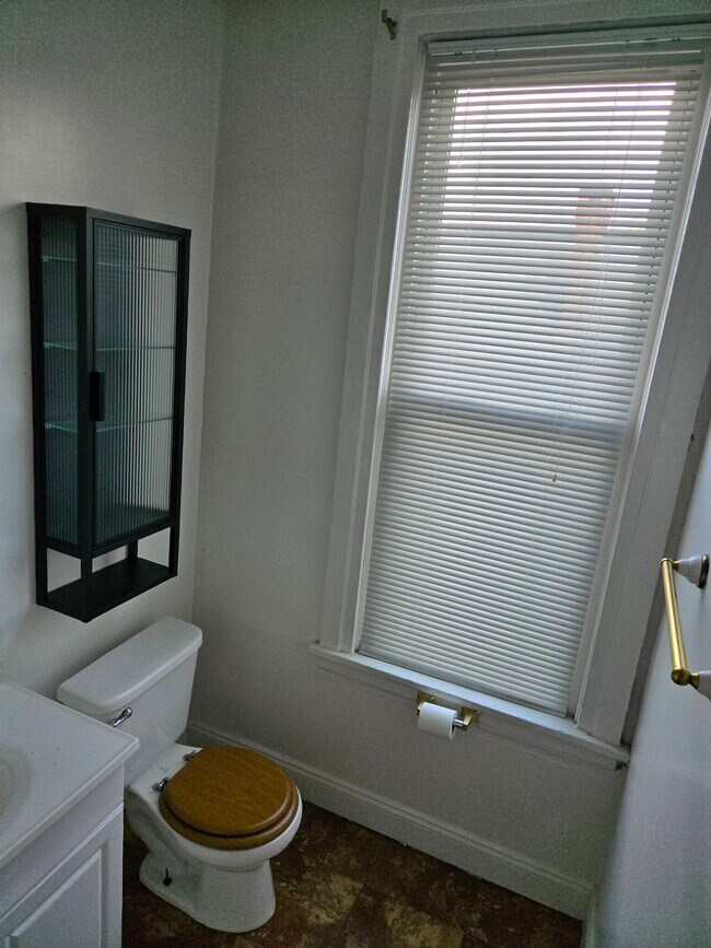 Photo - 222 Pleasant St Unit 3