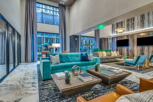 Luxia Gallery House