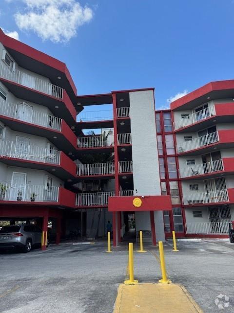 Building Photo - 1750 W 46th St Unit 507 Rental