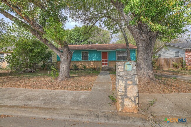 Photo - 807 Sturgeon Dr